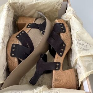 Kork-Ease Tia Black Leather Strap Sandal Size 6